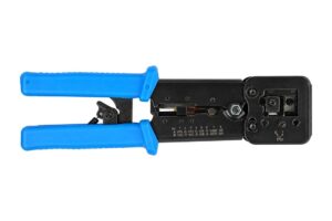 לוחץ ראצ'ט לראשים פתוחים RJ45/RJ11, דגם 13440: הצד עם טבלת סדר הגידים המודפסת וסימון הפינים 8 ו-1