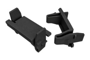 תופס מקום לקסטת PATCHBOX דגם 14936: שתי יחידות שחורות, אחת מלפנים ואחת מאחור עם שתי זרועות התפס