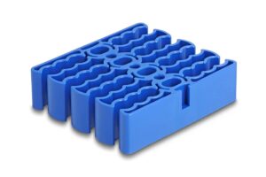 פלסטיק לסידור ותפיסה של עד 24 כבלים