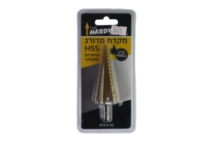 מקדח מדורג 4-32 מ״מ HSTEP432 באריזת בליסטר: קונוס זהוב שהקטרים חרוטים לאורכו, ומתחתיו קנה משושה